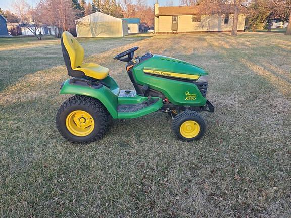 Image of John Deere X580 equipment image 2