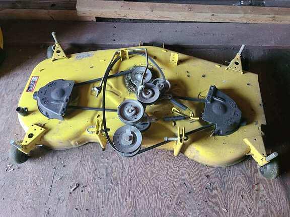 Image of John Deere X580 equipment image 3