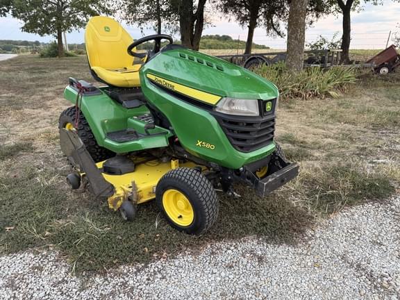 Image of John Deere X580 equipment image 3