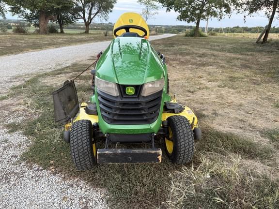 Image of John Deere X580 equipment image 4