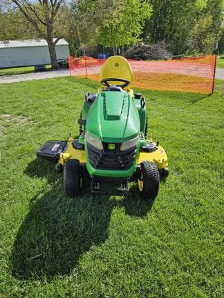 Image of John Deere X580 equipment image 2