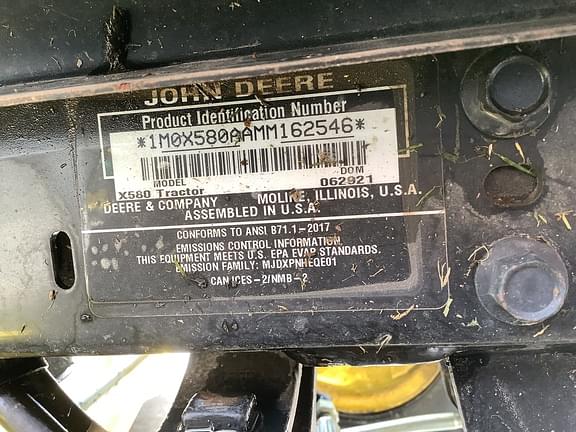 Image of John Deere X580 equipment image 1