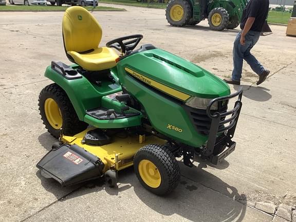 Image of John Deere X580 equipment image 2