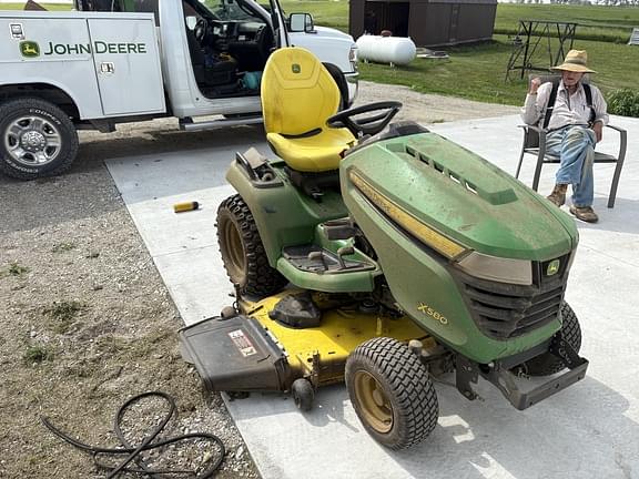 Image of John Deere X580 equipment image 4