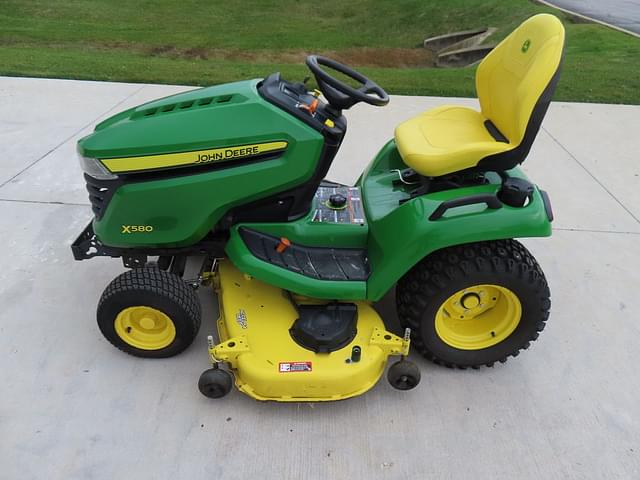 Image of John Deere X580 equipment image 1