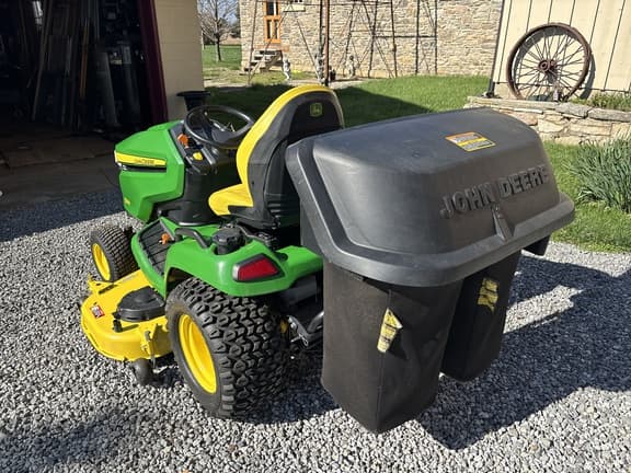 Image of John Deere X580 equipment image 2