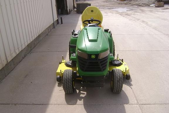 Image of John Deere X580 equipment image 2