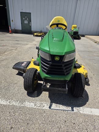Image of John Deere X580 equipment image 1