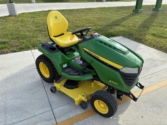 Image of John Deere X580 equipment image 3