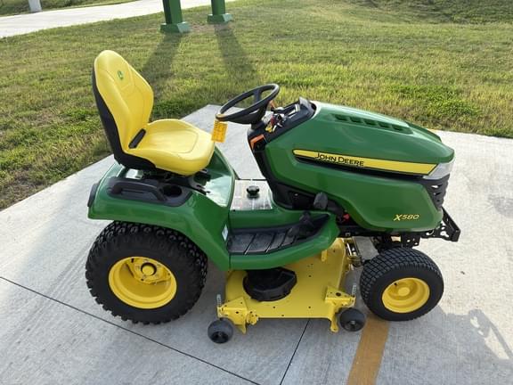 Image of John Deere X580 equipment image 4