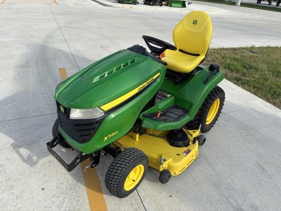 Image of John Deere X580 equipment image 1