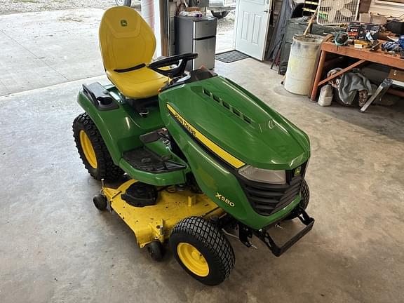 Image of John Deere X580 equipment image 2
