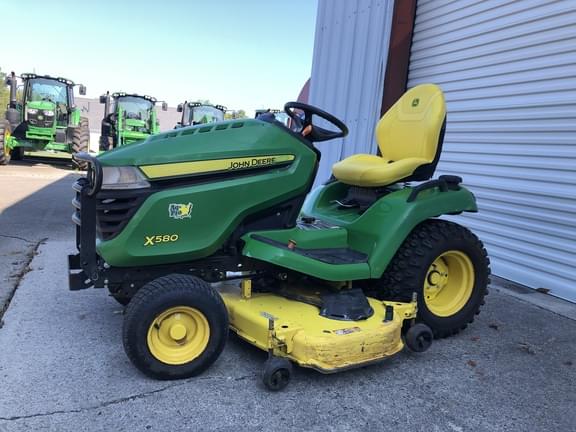 Image of John Deere X580 equipment image 1