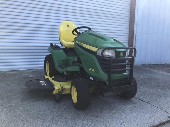 Image of John Deere X580 equipment image 2