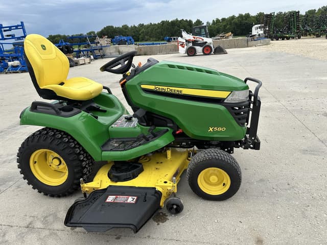 Image of John Deere X580 equipment image 1