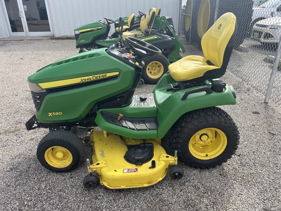 Image of John Deere X580 equipment image 3
