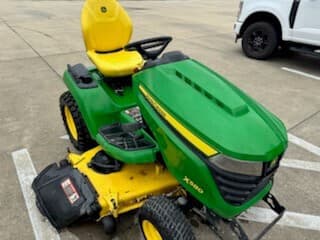 Image of John Deere X580 equipment image 3