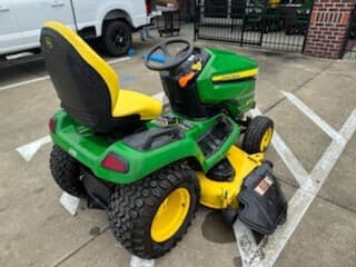 Image of John Deere X580 equipment image 4