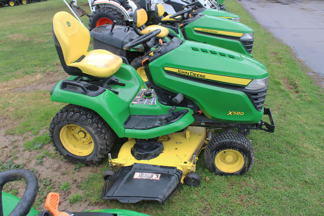 Image of John Deere X580 equipment image 3