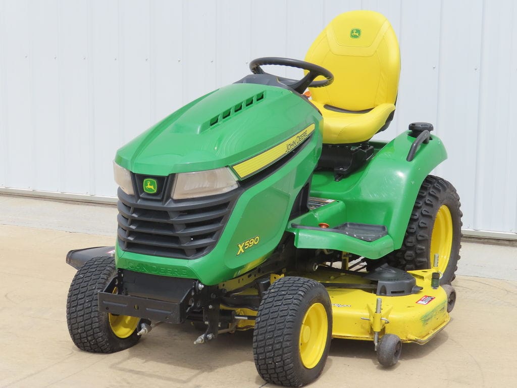 2021 John Deere X590 Equipment Image0