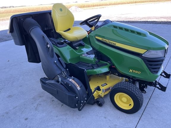 2021 John Deere X590 Equipment Image0