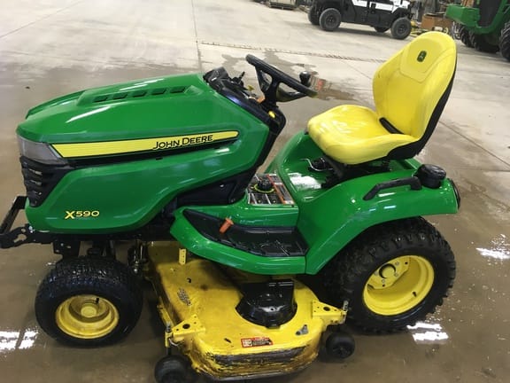 2021 John Deere X590 Equipment Image0