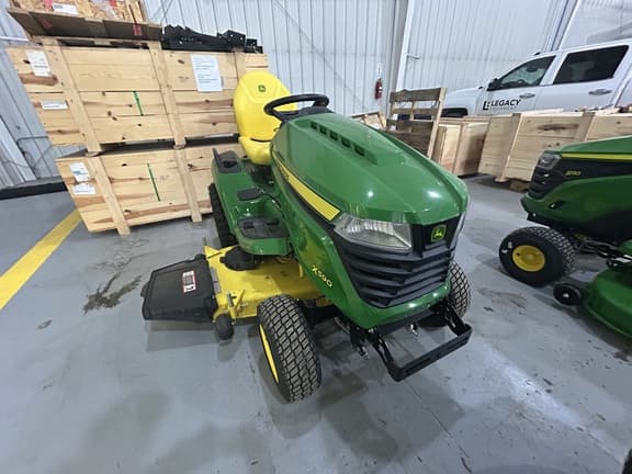 Image of John Deere X590 equipment image 1