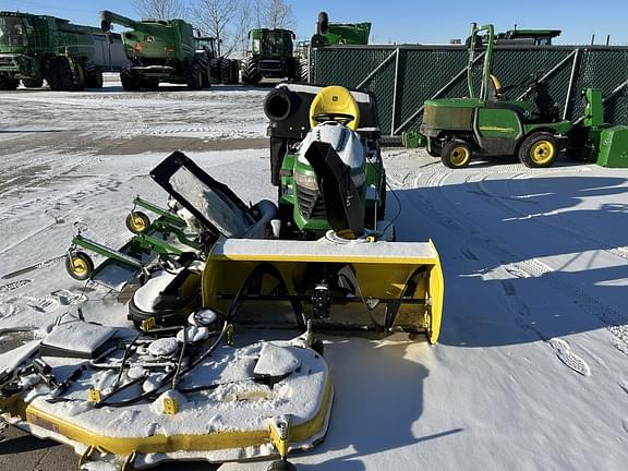 Image of John Deere X590 equipment image 3