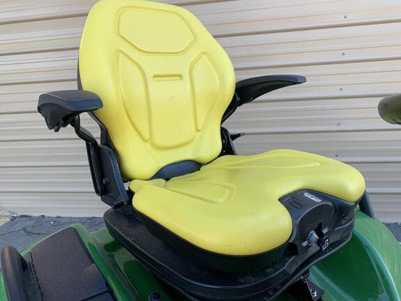 Image of John Deere X590 equipment image 3