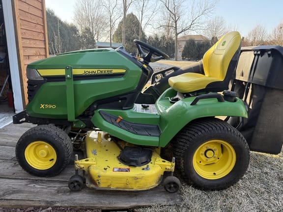 2021 John Deere X590 Equipment Image0