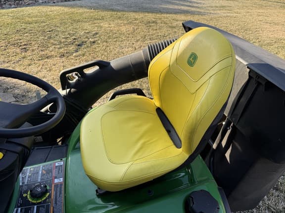 Image of John Deere X590 equipment image 4