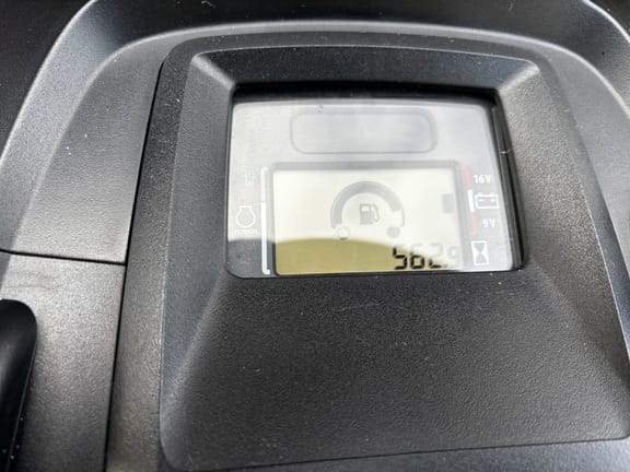 2021 John Deere X590 Equipment Image0