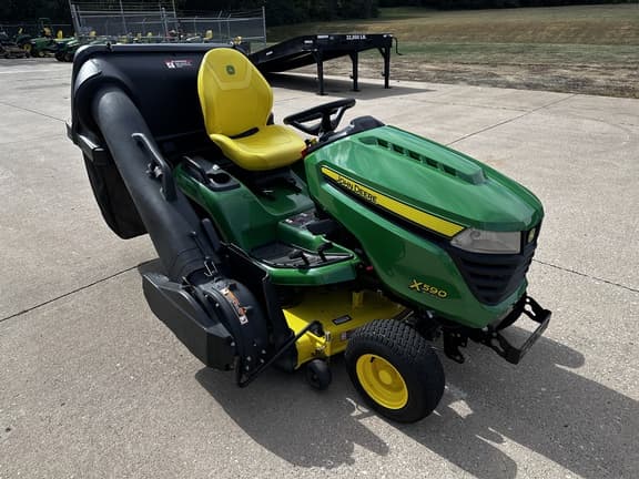 Image of John Deere X590 equipment image 2