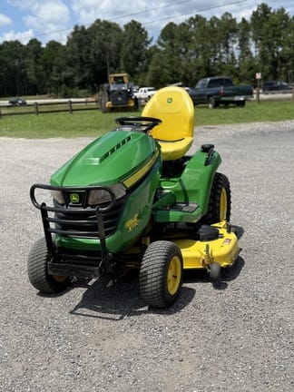 2021 John Deere X590 Equipment Image0