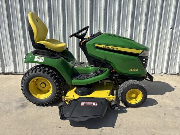 Image of John Deere X590 equipment image 1