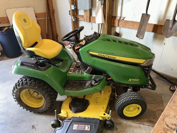 Image of John Deere X590 equipment image 3