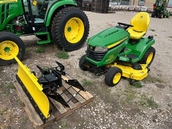 Image of John Deere X590 equipment image 3