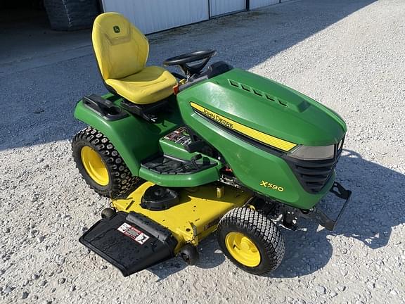 Image of John Deere X590 equipment image 3