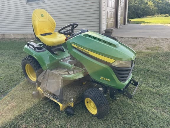 Image of John Deere X590 equipment image 1