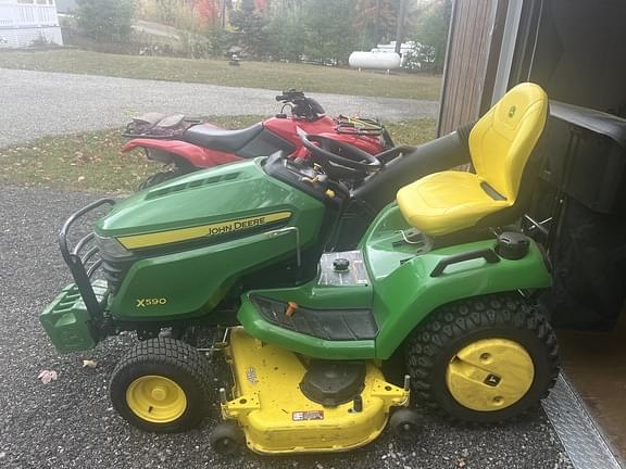 Image of John Deere X590 equipment image 2