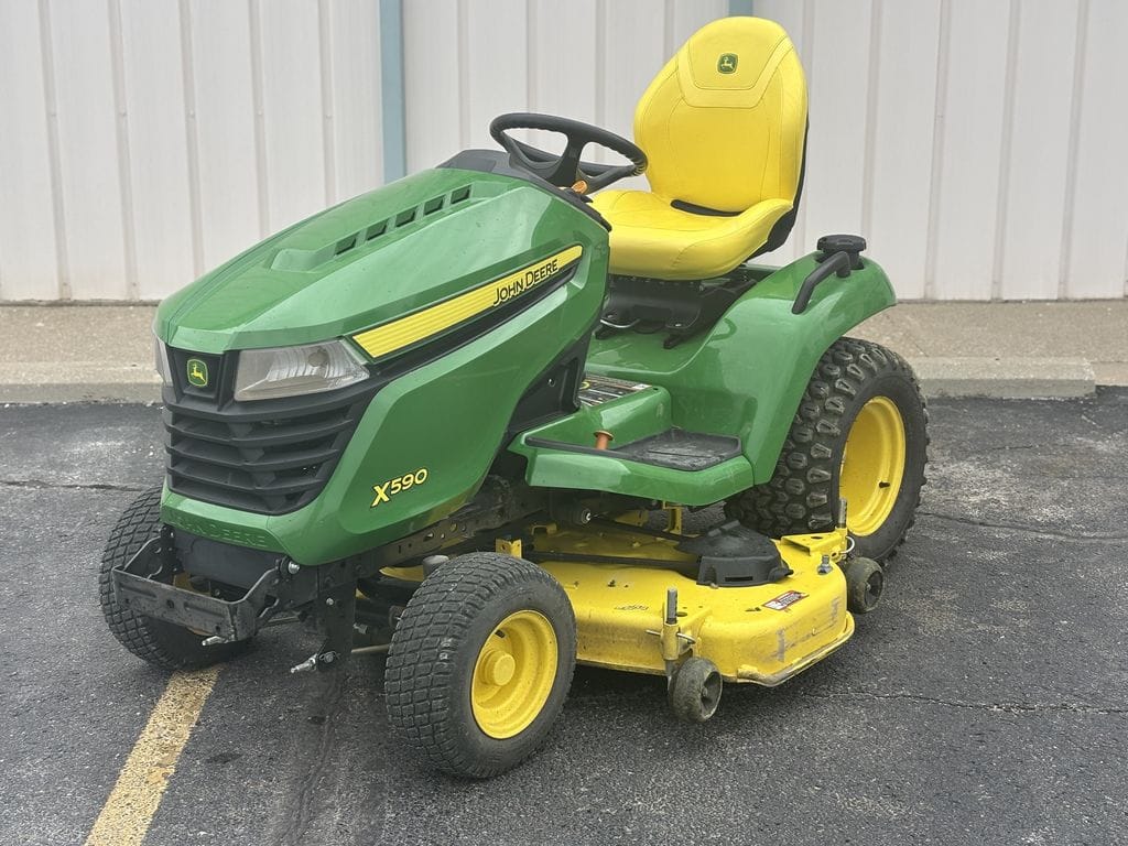 2021 John Deere X590 Equipment Image0