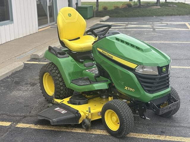 Image of John Deere X590 equipment image 3