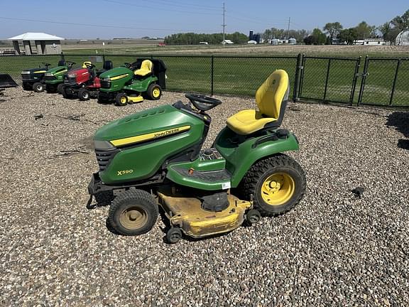 Image of John Deere X590 equipment image 2