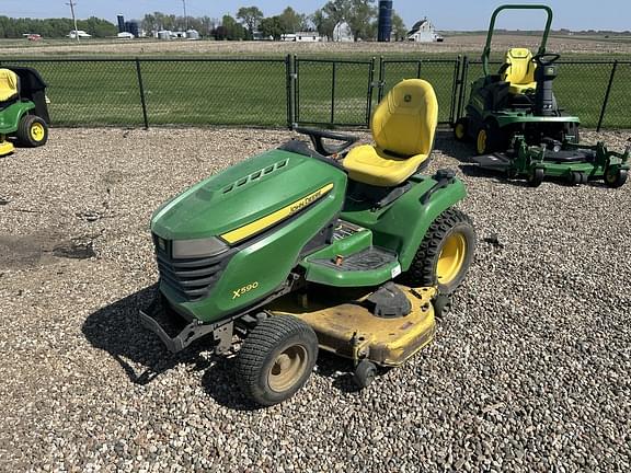Image of John Deere X590 equipment image 3
