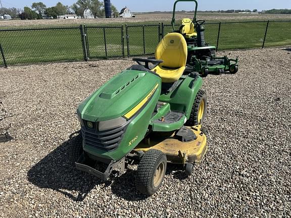 Image of John Deere X590 equipment image 4