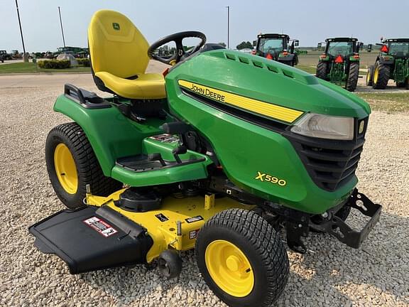 Image of John Deere X590 equipment image 3