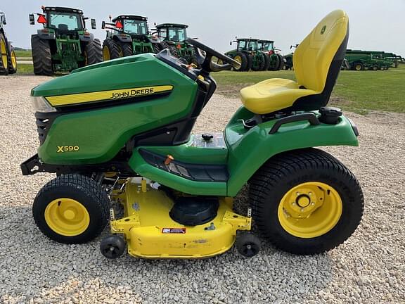 Image of John Deere X590 equipment image 1