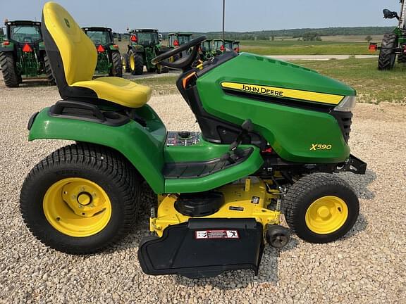 Image of John Deere X590 equipment image 4