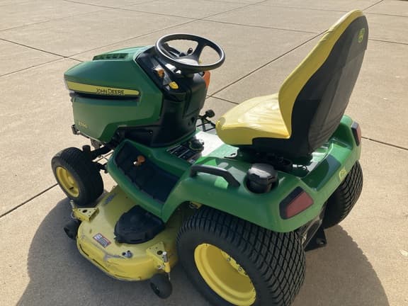 Image of John Deere X590 equipment image 3