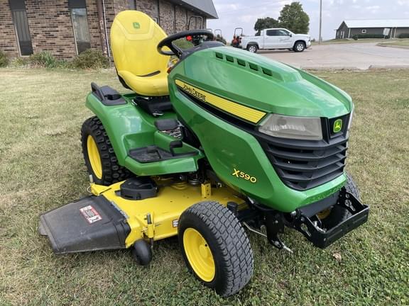 Image of John Deere X590 equipment image 3